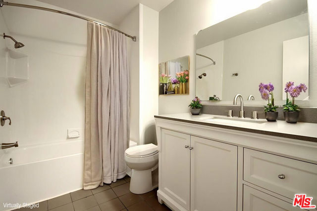 6820 Remmet Avenue, Canoga Park CA: https://media.crmls.org/mediaz/2522b3d7-3924-41f9-8ac3-9c21306fe529.jpg