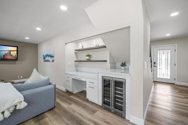 Detail Gallery Image 16 of 28 For 325 Santa Helena Dr, Solana Beach,  CA 92075 - 6 Beds | 4 Baths