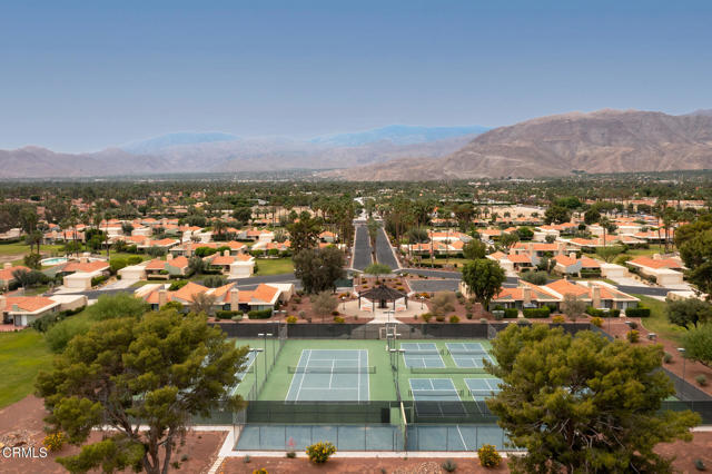 72460 Rodeo Way, Rancho Mirage CA: https://media.crmls.org/mediaz/2522f8b0-e312-4b57-8b8f-e2632a2d27b6.jpg