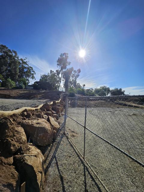 0 Echo Dr, La Mesa CA: https://media.crmls.org/mediaz/2523f8d7-64c5-442d-9a09-0e32cf228bf1.jpg
