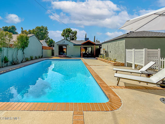 7530 Gaviota Avenue, Lake Balboa CA: https://media.crmls.org/mediaz/25241489-c88d-484f-a874-01b99c7f7d7d.jpg