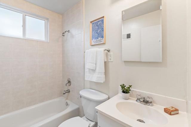 835 Mosswood Lane, Millbrae CA: https://media.crmls.org/mediaz/2524d307-279a-458f-b25c-9cfb9cd02740.jpg