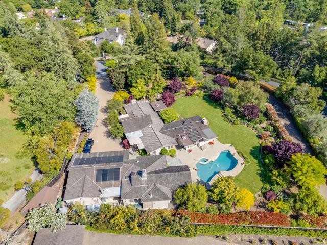 86 Belbrook Way, Atherton CA: https://media.crmls.org/mediaz/252506b3-2cdc-4433-a901-95141afdb2ff.jpg