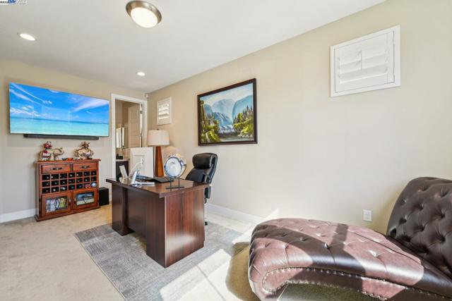 7213 Calistoga Ln, Dublin CA: https://media.crmls.org/mediaz/252526dc-1432-4b40-a7f8-f6f5fb121564.jpg