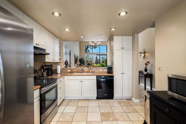 80601 Oak Tree, La Quinta CA: https://media.crmls.org/mediaz/25254ac9-fd73-4e09-a386-5065e11d97cd.jpg