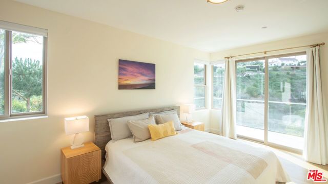 5787 Calpine Drive, Malibu CA: https://media.crmls.org/mediaz/2525d6d9-0205-4d65-8e97-07a2439984eb.jpg