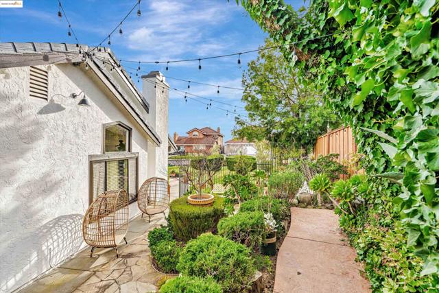 790 Britannia Dr., Vallejo CA: https://media.crmls.org/mediaz/2525ed3f-f56f-44da-9517-40fa6b950969.jpg