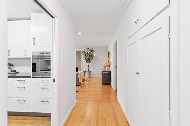 286 Hans Avenue, Mountain View CA: https://media.crmls.org/mediaz/25261be3-ae24-4bc4-89f8-46aad15c3a80.jpg