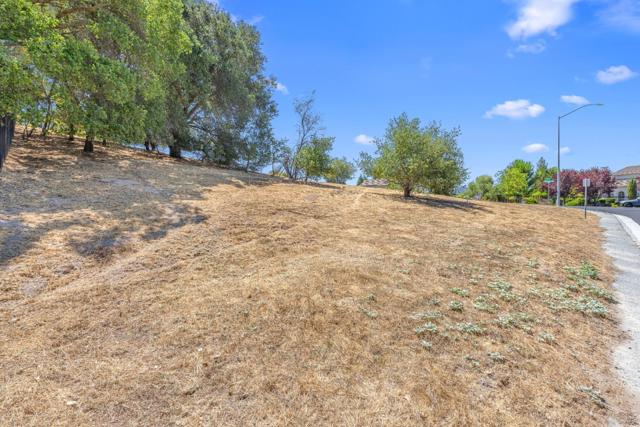 2393 Banyan Street, Gilroy CA: https://media.crmls.org/mediaz/252645a0-f3c1-4afb-b09d-92b5141ab554.jpg