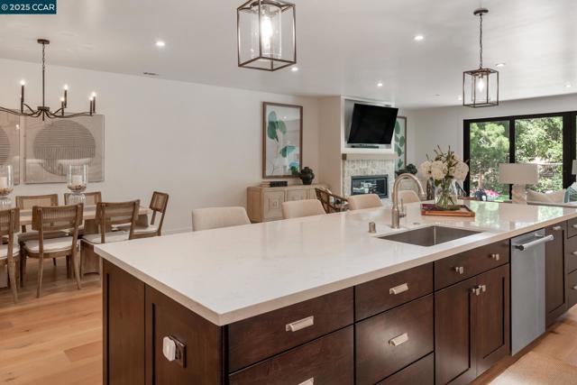 267 Valle Vista Dr, Danville CA: https://media.crmls.org/mediaz/252769fa-a243-40e3-8e89-fe26b6c86462.jpg