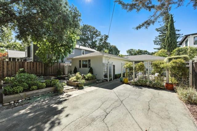 1422 W Selby Lane, Redwood City CA: https://media.crmls.org/mediaz/2527f73e-c2a9-4c4d-9303-b00df8e933b8.jpg