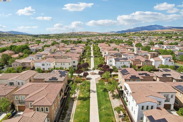 3454 Cinnamon Ridge Rd, San Ramon CA: https://media.crmls.org/mediaz/25282ff9-3498-4172-8ae3-93ca0326e014.jpg