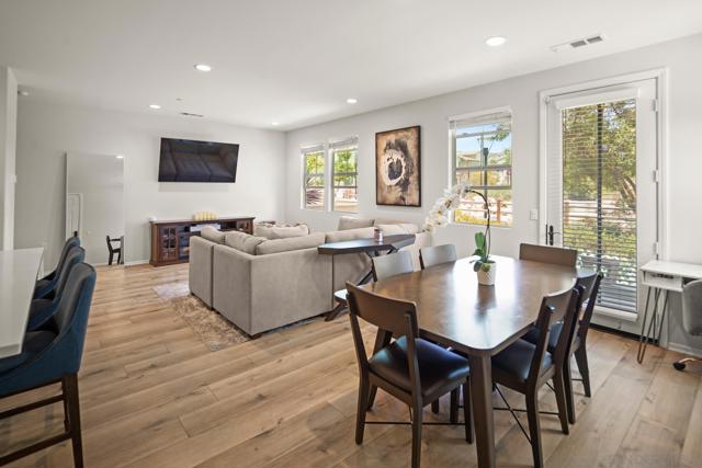 1257 Calle Datura, Chula Vista CA: https://media.crmls.org/mediaz/25288a56-cd45-45f3-9096-7affb99e30e7.jpg