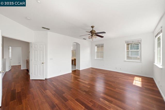 35970 Green Street, Union City CA: https://media.crmls.org/mediaz/2528be59-2b54-4eb2-8430-bd3ca10d5b64.jpg
