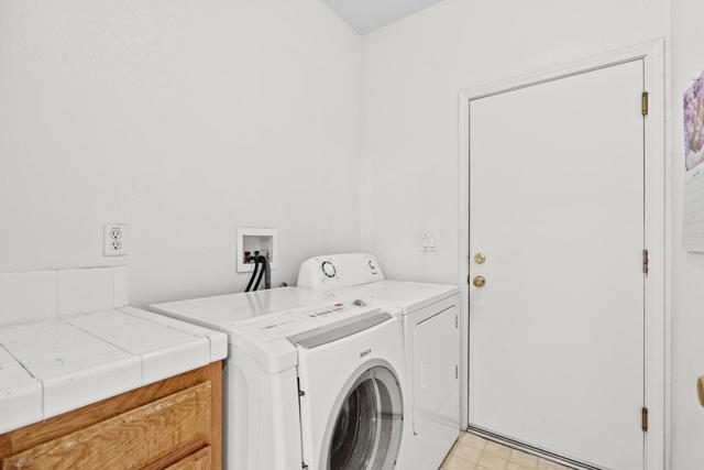 1085 Oakpoint Drive, Bay Point CA: https://media.crmls.org/mediaz/2528eaf8-5273-4cc7-9850-c5d80a3c195b.jpg