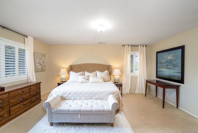 2826 Calle De Malibu, Escondido CA: https://media.crmls.org/mediaz/2528f55d-5f26-4dfe-a3c9-91fc9990cfeb.jpg