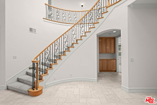 1756 Ruhland Avenue, Manhattan Beach CA: https://media.crmls.org/mediaz/25298092-9333-44ba-a8f6-7f766d8bed79.jpg