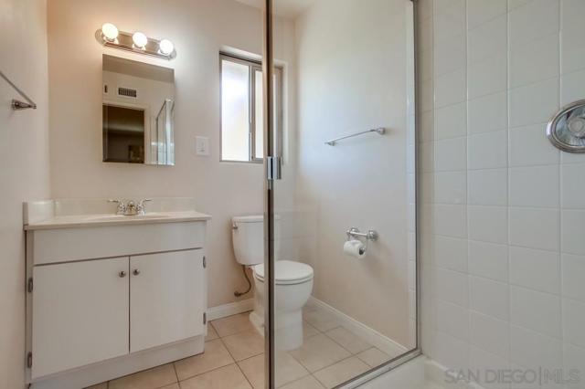5215 Palmyra Ave, San Diego CA: https://media.crmls.org/mediaz/2529d828-b057-4966-8024-29240c2d10dd.jpg