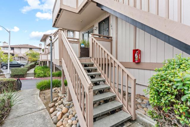 25192 Copa Del Oro Drive, Hayward CA: https://media.crmls.org/mediaz/252a7e8a-638b-4245-8a06-0e7236e71043.jpg