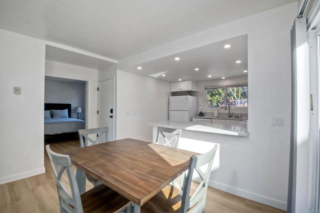Detail Gallery Image 8 of 19 For 6675 Paseo Del Norte #B,  Carlsbad,  CA 92011 - 2 Beds | 2 Baths