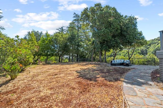 16451 Wood Acres Road, Los Gatos CA: https://media.crmls.org/mediaz/252ae2e9-417c-42c9-96b6-7a35a9067484.jpg