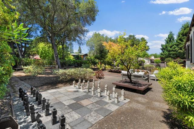 17 Oak Street, Los Altos CA: https://media.crmls.org/mediaz/252af234-6687-4714-a197-bc35280ddf1a.jpg