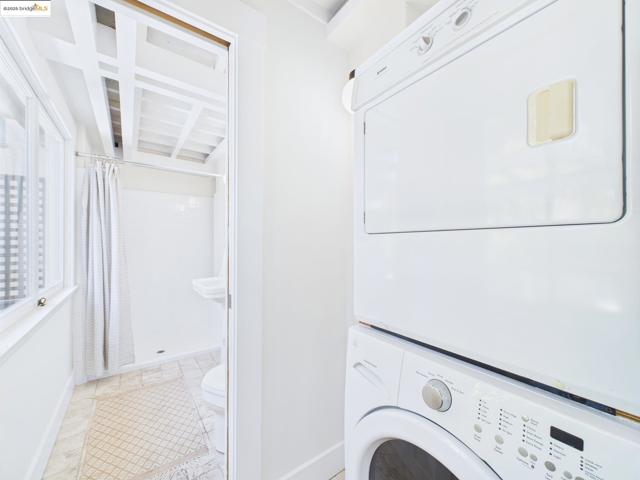 5920 Ivanhoe Rd, Oakland CA: https://media.crmls.org/mediaz/252b1e08-d3c3-4b79-9cbc-4ce24af22e3b.jpg