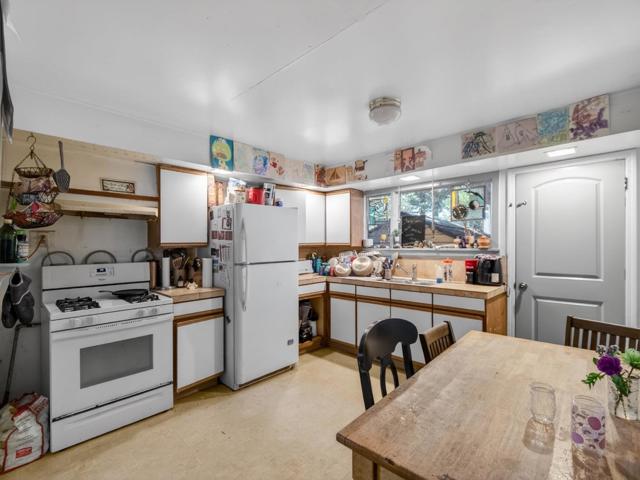 2545 Mar Vista Drive, Aptos CA: https://media.crmls.org/mediaz/252b5121-0ed5-4a6b-a25c-8765b7b8bb03.jpg
