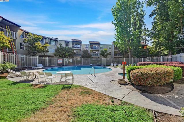 1087 Murrieta Blvd, Livermore CA: https://media.crmls.org/mediaz/252bb7df-af8f-4e49-854e-a02c5624c600.jpg