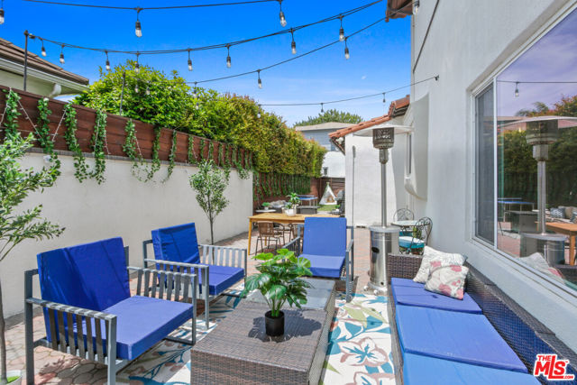3691 Aureola Boulevard, View Park CA: https://media.crmls.org/mediaz/252bcf52-f8fd-4fbf-a178-4cf3a3fc03ae.jpg