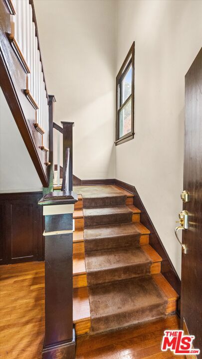 1266 N Flores Street, West Hollywood CA: https://media.crmls.org/mediaz/252c1dd3-ccf7-4896-9d4d-9b53d22b292f.jpg