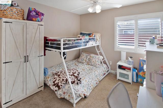 3050 Browning Ct, Brentwood CA: https://media.crmls.org/mediaz/252c563f-6e20-47b6-bb47-fb292b57576d.jpg