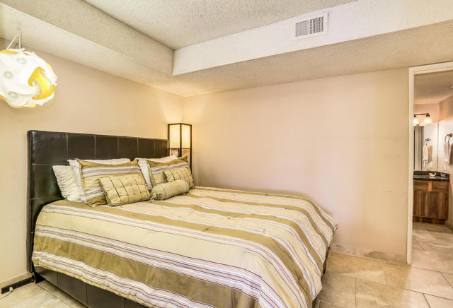 5225 E Waverly Drive, Palm Springs CA: https://media.crmls.org/mediaz/252d1dfa-95c2-49d7-adb6-798d2fa340b0.jpg