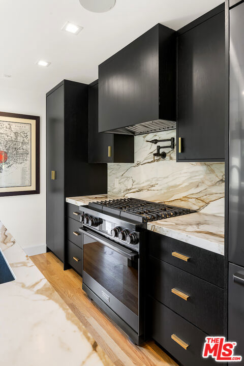 5319 West Boulevard, Los Angeles CA: https://media.crmls.org/mediaz/252d88ae-223b-431e-8f86-b107bfdcbad7.jpg