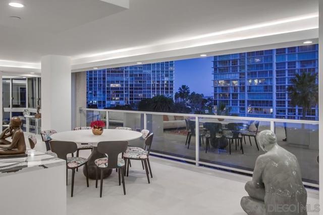 1750 Avenida Del Mundo, Coronado CA: https://media.crmls.org/mediaz/252d9b66-c557-4552-93ef-1514df11aec3.jpg