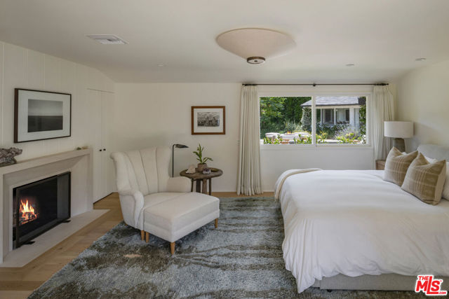 13214 Riviera Ranch Road, Los Angeles CA: https://media.crmls.org/mediaz/252e4a53-bbfd-46a3-a10c-e1274ffca55c.jpg