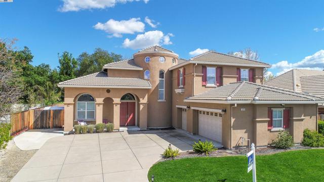 5018 Southport Ct, Antioch CA: https://media.crmls.org/mediaz/252e96d2-0131-400a-b90e-bcb81af06e32.jpg