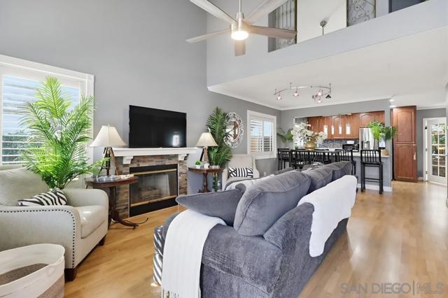 554 Friendly Ct E, El Cajon CA: https://media.crmls.org/mediaz/252f3886-49c5-4452-aea5-6ca212231812.jpg