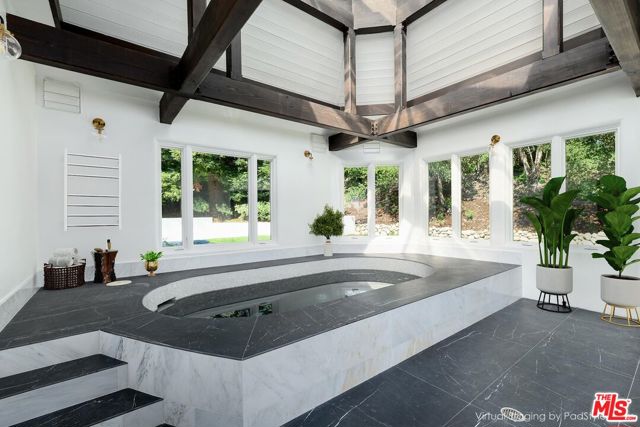 4929 Lakeview Canyon Road, Westlake Village CA: https://media.crmls.org/mediaz/252f4707-d015-49d6-ace2-1664a039d2fa.jpg