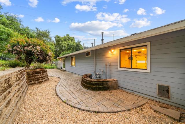 18301 Idylwild Road, Los Gatos CA: https://media.crmls.org/mediaz/252fd150-46e8-46b9-927e-73271dadd07a.jpg