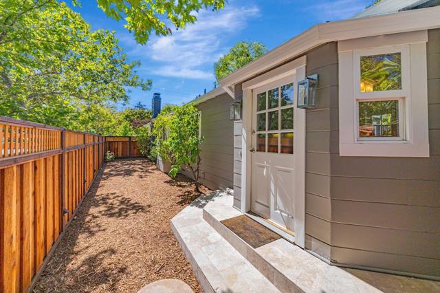 371 Jeter Street, Redwood City CA: https://media.crmls.org/mediaz/252fe689-068f-4267-8d23-d6befbf1b323.jpg