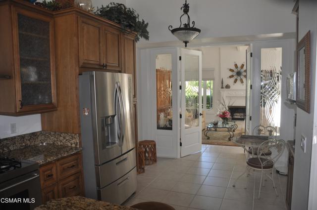 1064 Finrod Court, Westlake Village CA: https://media.crmls.org/mediaz/252ffd2e-bf3e-49c4-873f-47adb08af645.jpg