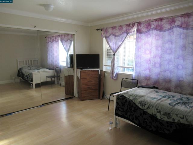 615 15Th St, Richmond CA: https://media.crmls.org/mediaz/25301cea-378e-4ee0-89aa-a0584386f96b.jpg