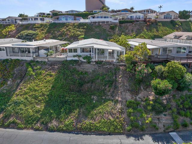 9500 Harritt Rd, Lakeside CA: https://media.crmls.org/mediaz/25313b0c-fc52-4296-b35b-5e2c3fb8128f.jpg