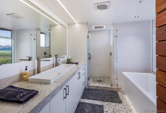 Image 22 of 47 For 2516 San Elijo Ave