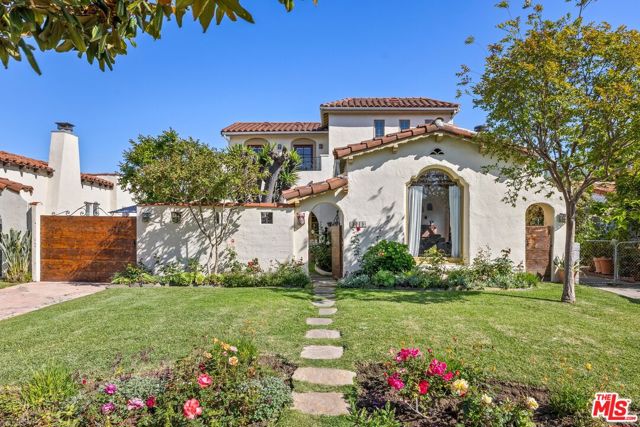 10516 Tennessee Avenue, Los Angeles CA: https://media.crmls.org/mediaz/2531846d-c572-4dfc-827b-5012370d800d.jpg