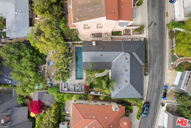 15257 Encanto Drive, Sherman Oaks CA: https://media.crmls.org/mediaz/2531b6ab-538b-47a1-a330-31be59dfca25.jpg
