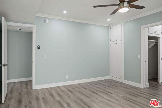 11860 Chandler Boulevard, Valley Village CA: https://media.crmls.org/mediaz/2532c6bb-4393-4936-8931-ffbcb0168113.jpg