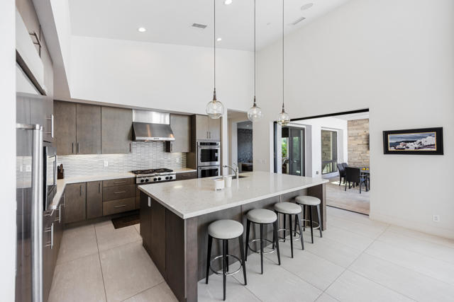 1 Via Merenda, Rancho Mirage CA: https://media.crmls.org/mediaz/2532c9e3-3ceb-4e8f-9b54-592987fc3aef.jpg