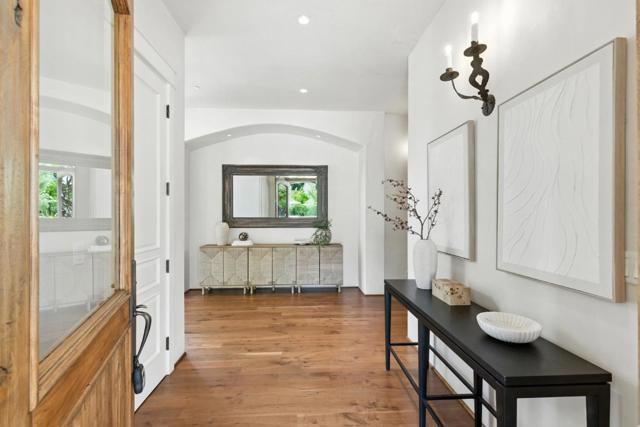 45 Sneckner Court, Menlo Park CA: https://media.crmls.org/mediaz/25331cde-bb3e-434c-af81-6bb7f2469d4d.jpg